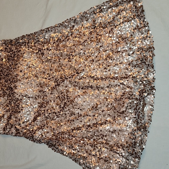 NeeSee's Dresses evening gown rose gold sequins round neck bell sleeves sz small - Picture 10 of 13
